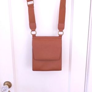 🌷3/15🌷 Universal Thread crossbody mini satchel